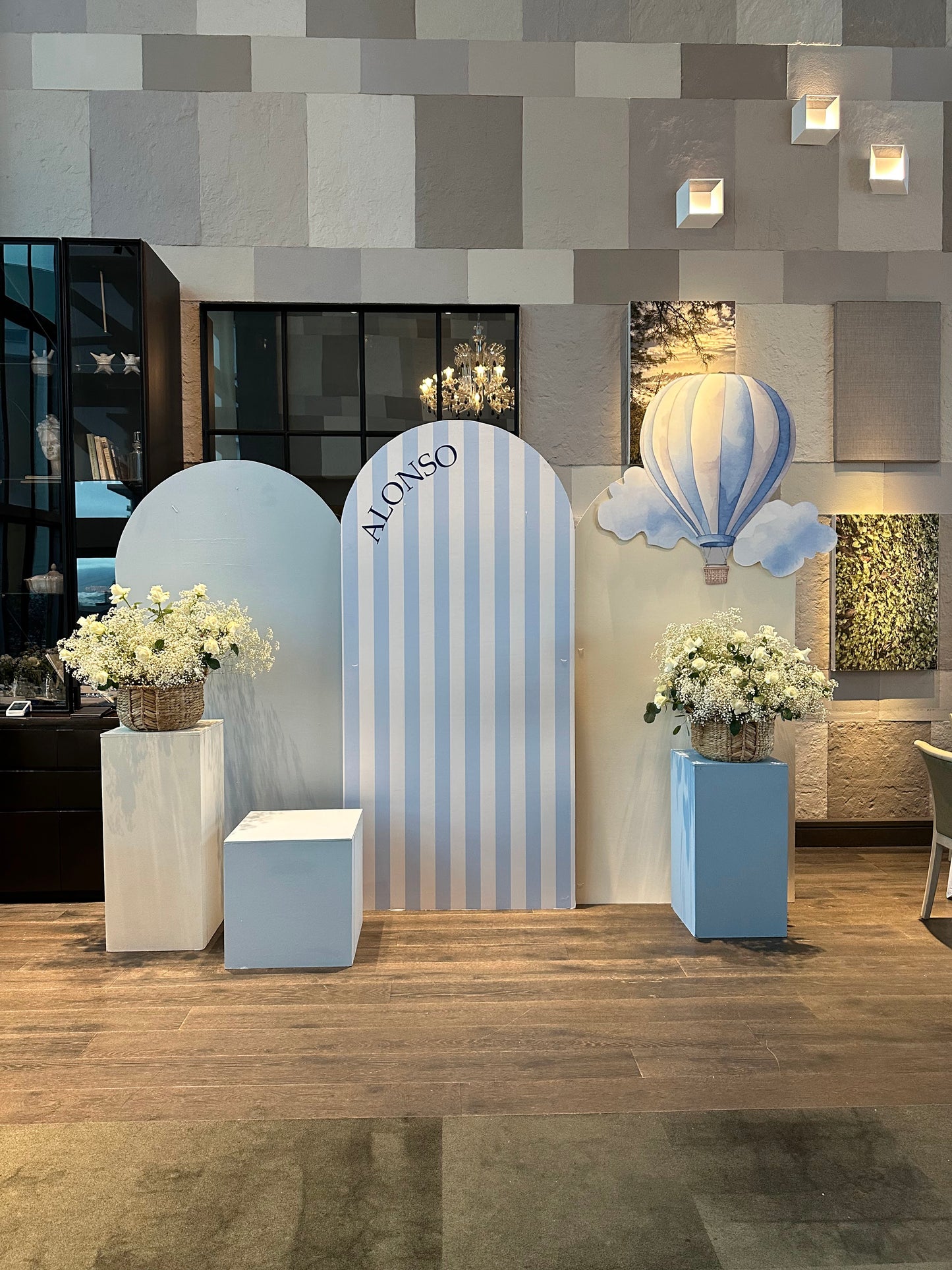 3 Mamparas Personalizadas + Globo Aerostático (sin globos)