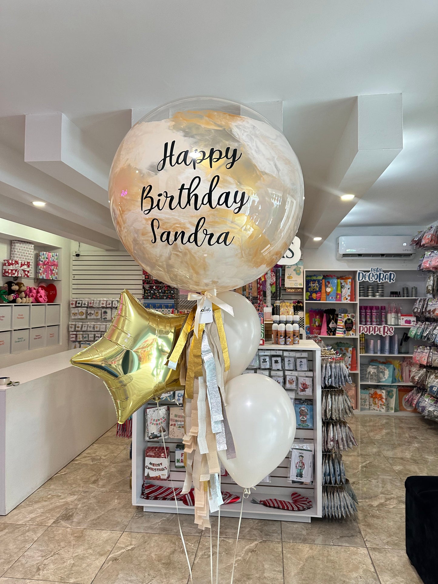 Globo Burbuja + 2 Globos Latex + 1 Estrella