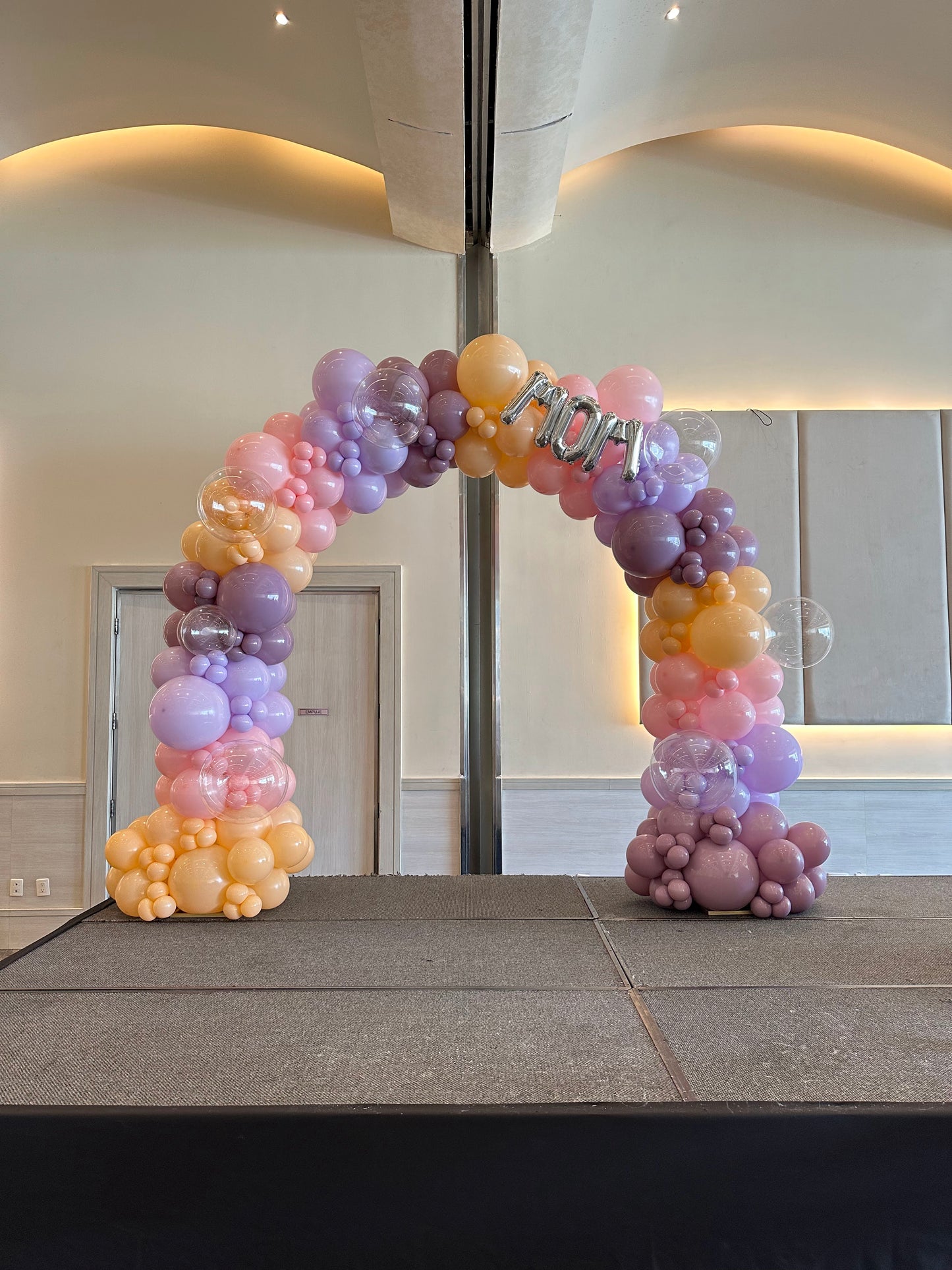 Arco de Globos MOM