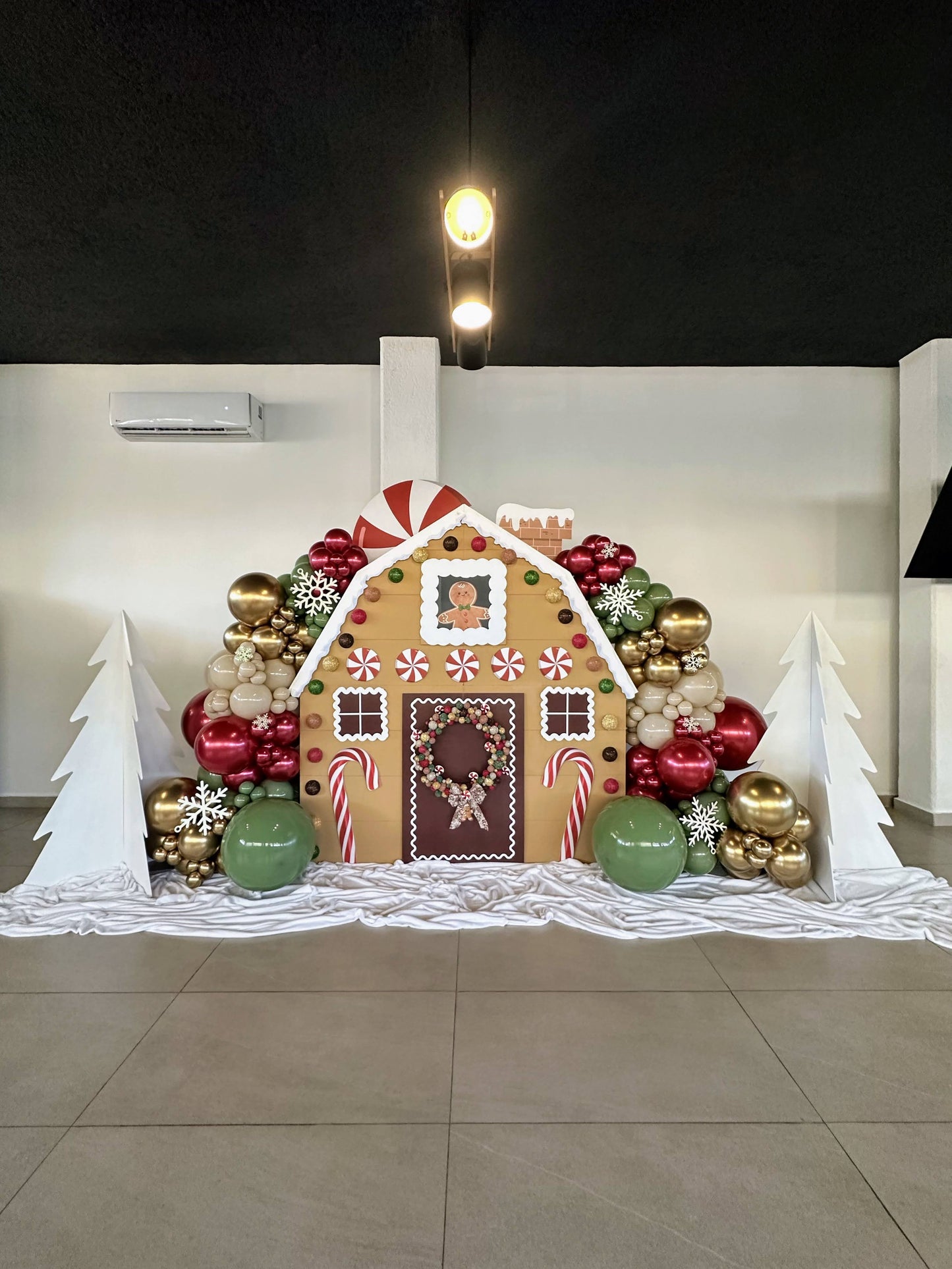 Casa de Jengibre Navideña