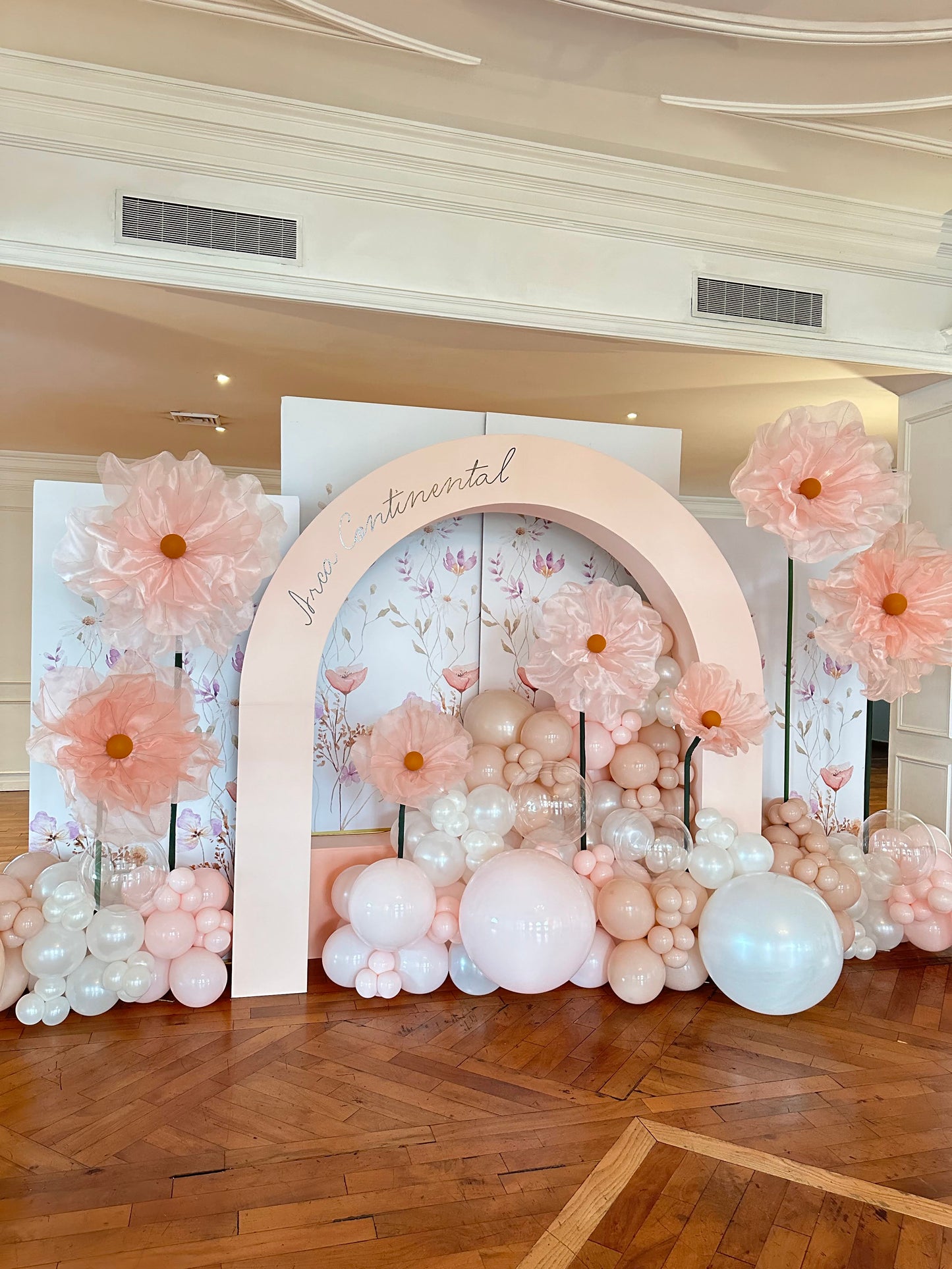 Set 4 Mamparas + Arco JUMBO + Flores Organza