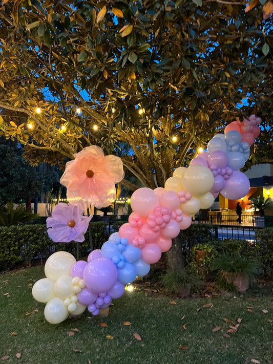 Guirnalda de Globos Bienvenida + Flores de Organza