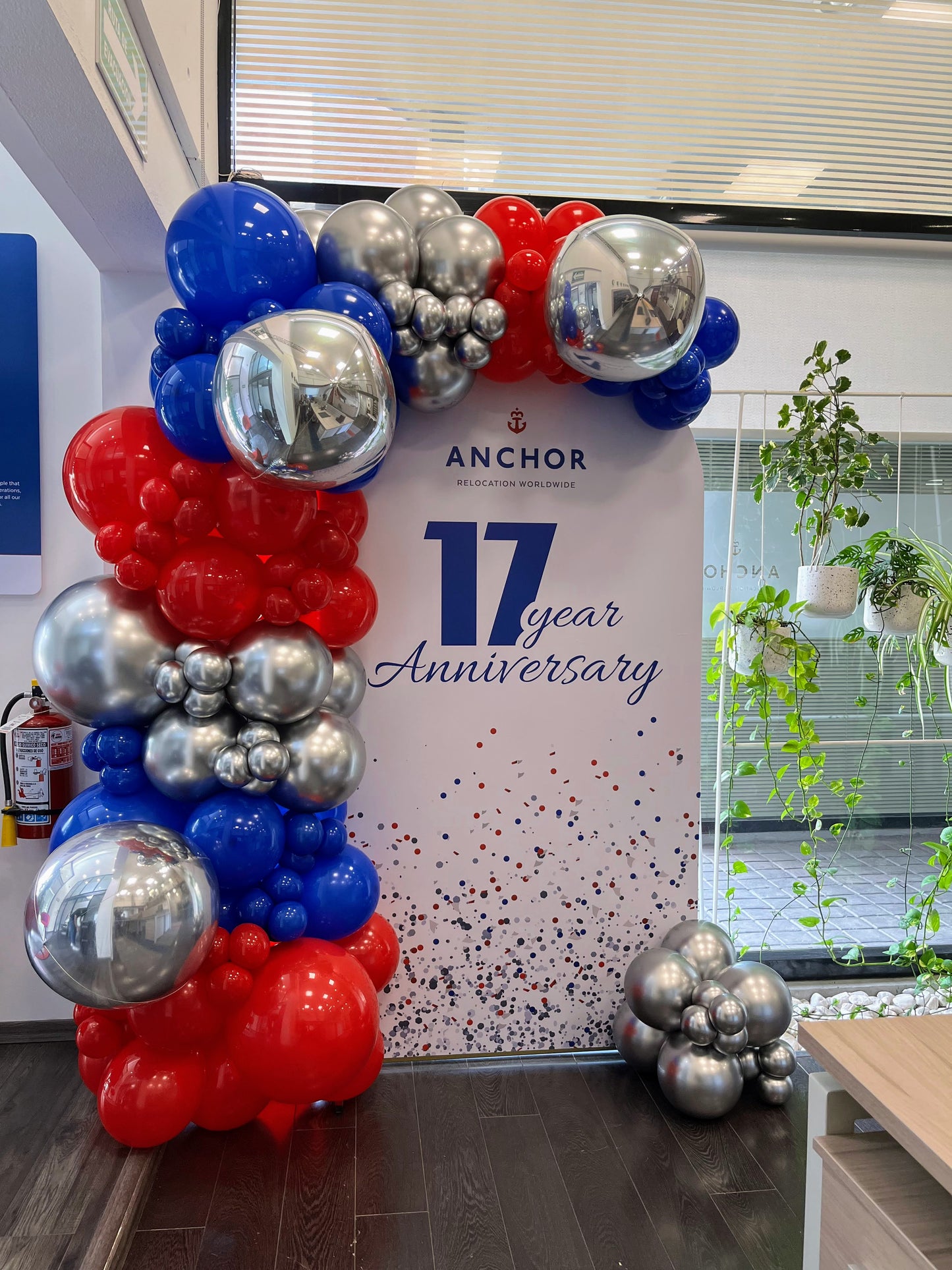 Mampara Aniversario Empresarial + Orbz
