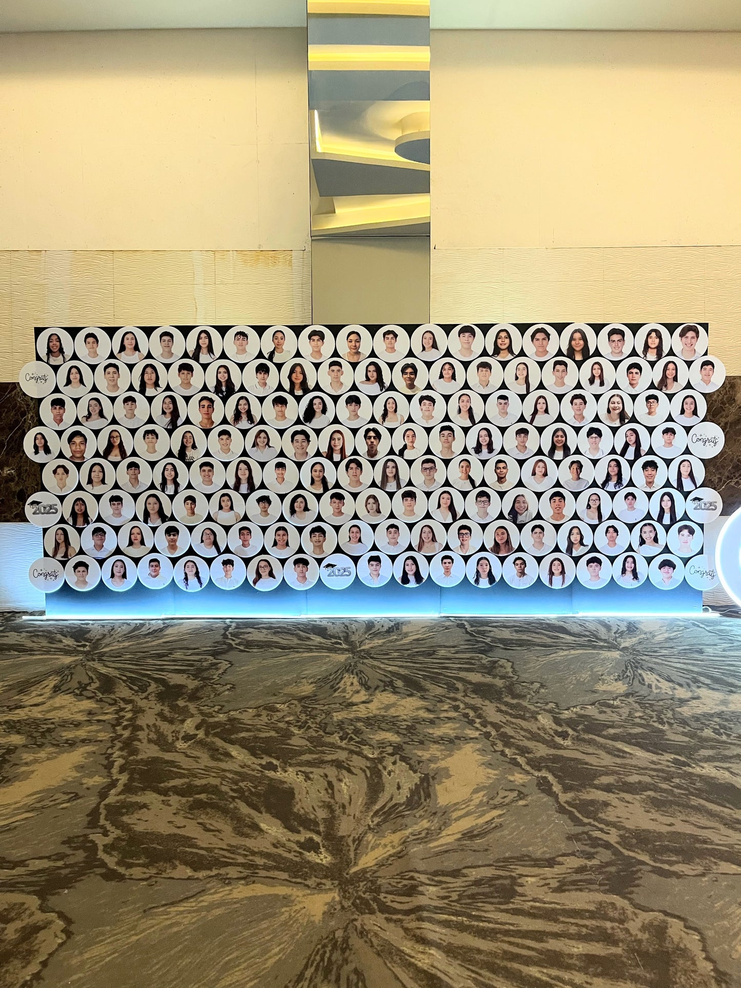 Pared de Fotografías + Iluminación (Graduación)