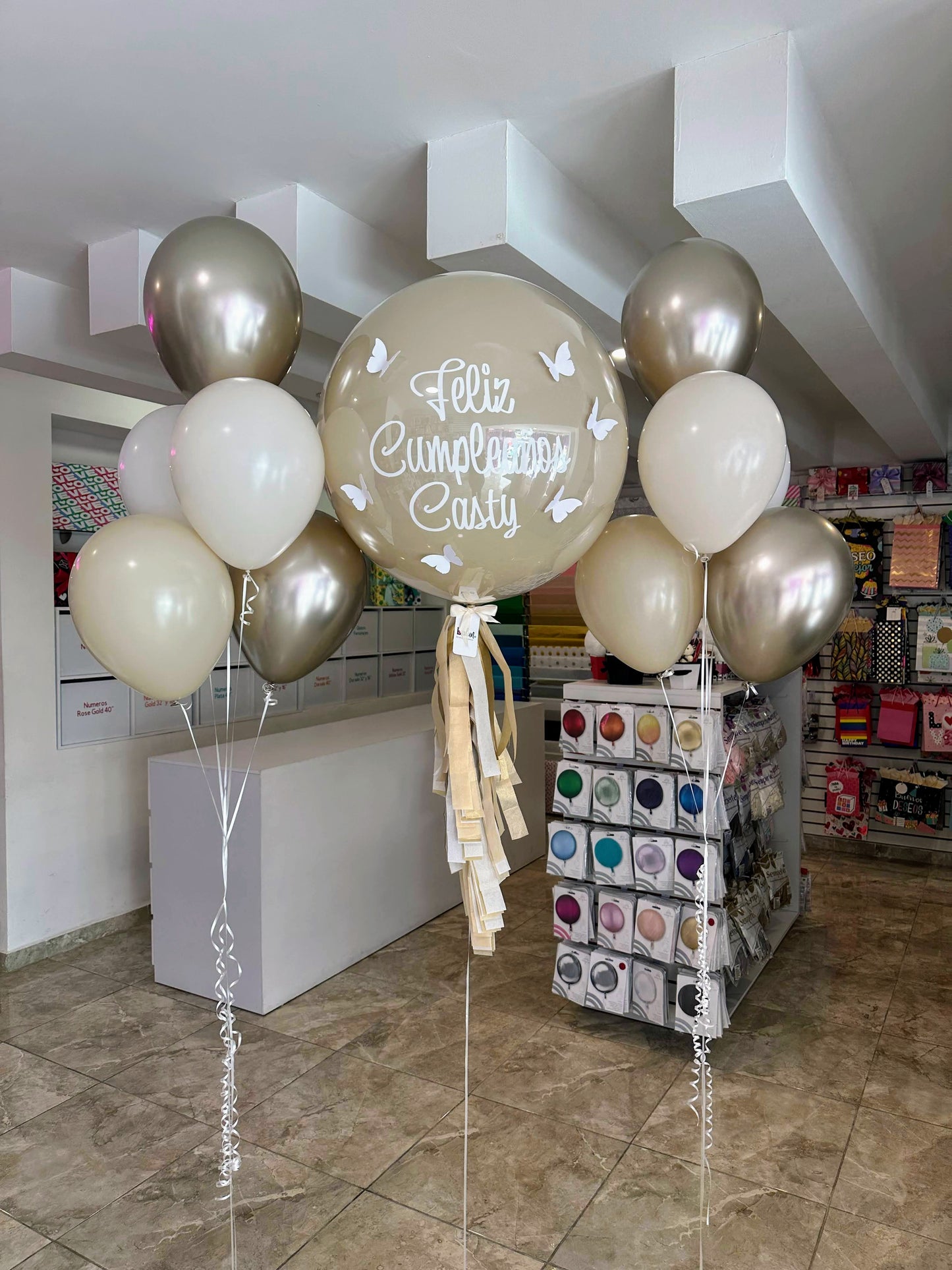 1 Globo Burbuja + 2 Ramilletes de Globos Látex